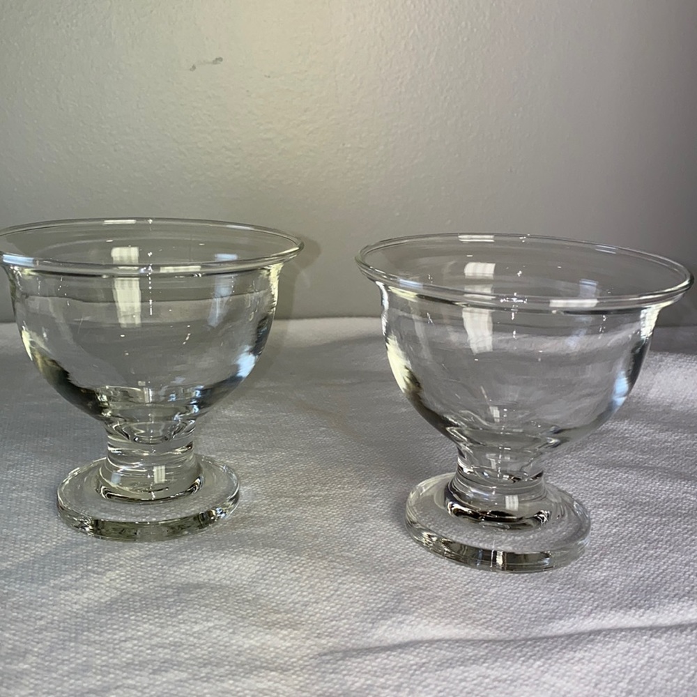 Vintage dessert sherbet ice cream glass cup, just one, second one broke
